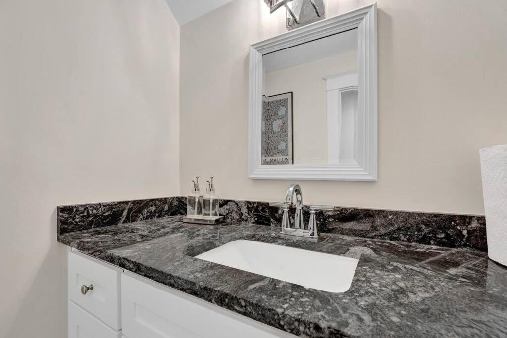 The Victorian - Elegant 3Br Home Near Overton Memphis Bagian luar foto